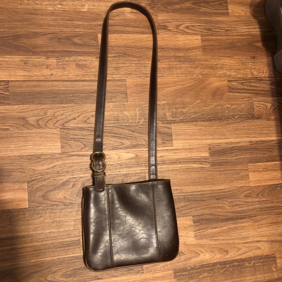 Liz Claiborne Shoulder Strap Snake Skin Purse *VIEW... | Depop Long strap Liz Claiborne 👜
